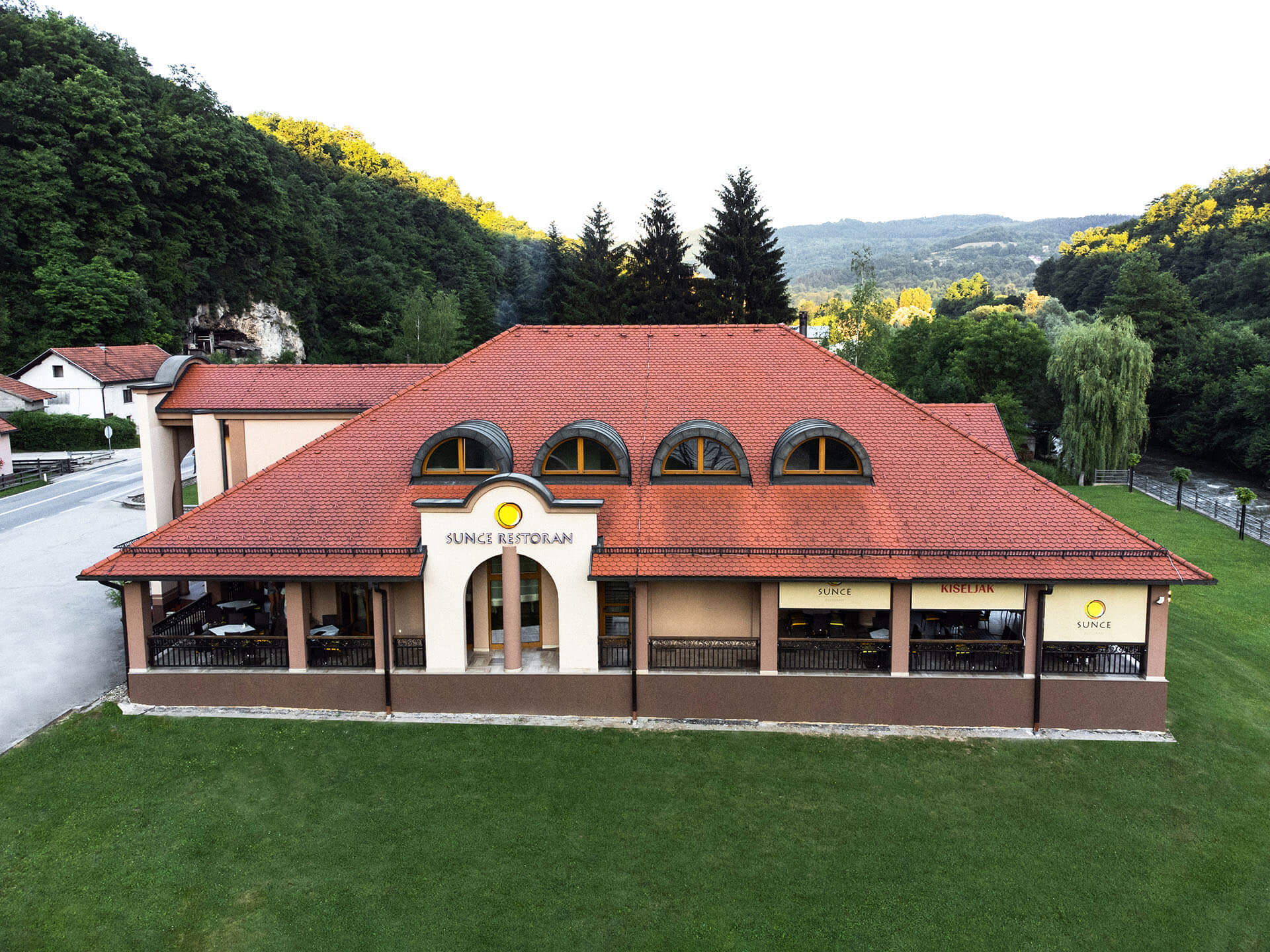 Restoran Sunce Fasada 4