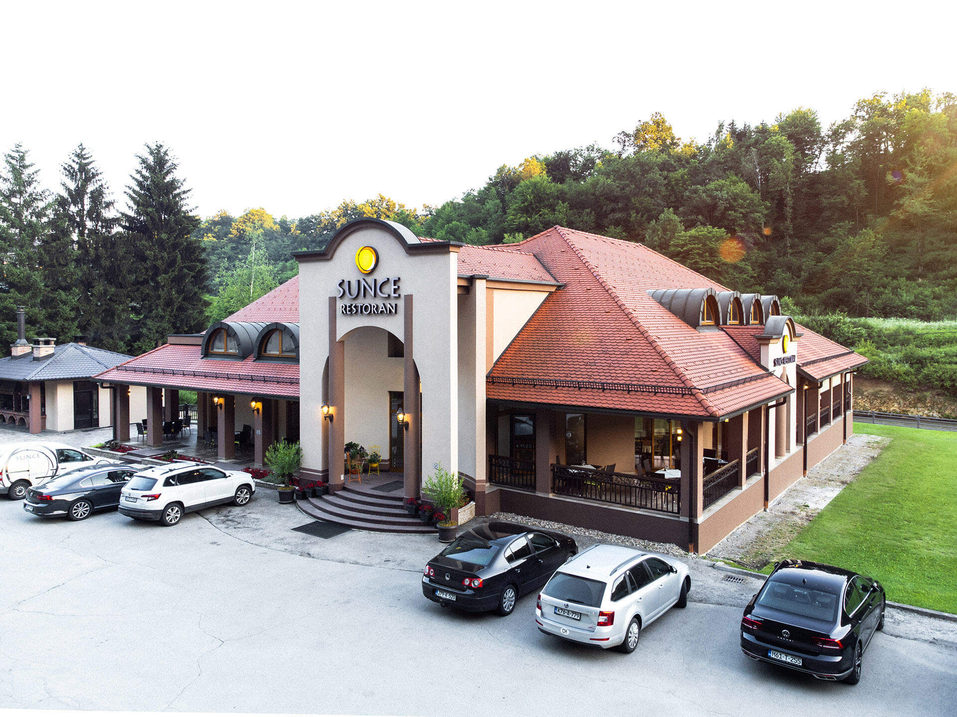 Restoran Sunce Fasada 8